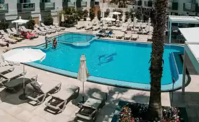 Hotel Pebbles Resort